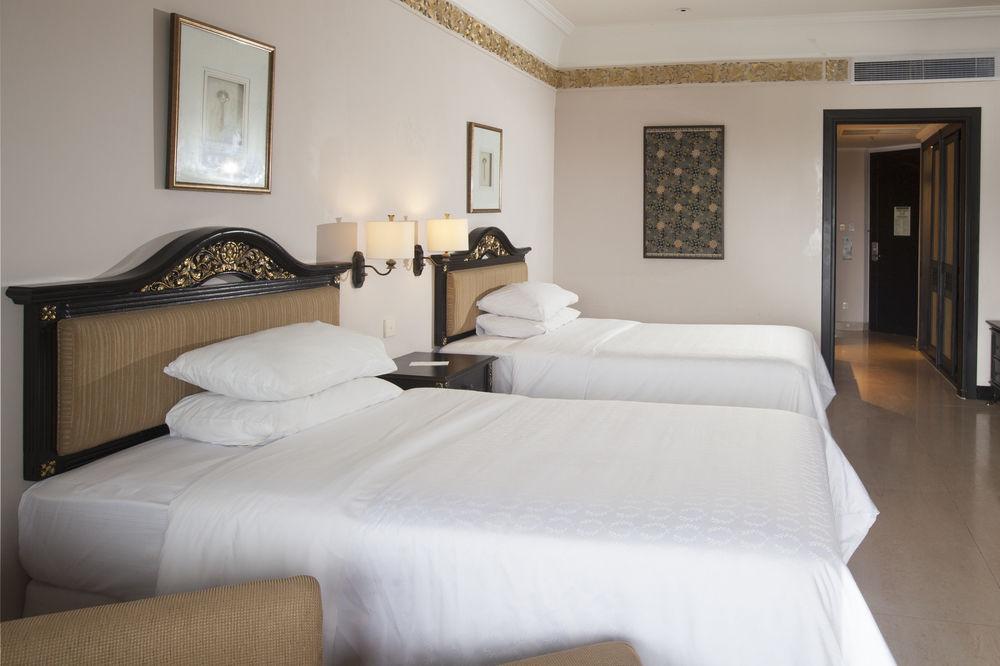 Mustika Yogyakarta Resort And Spa Maguwo Exterior photo