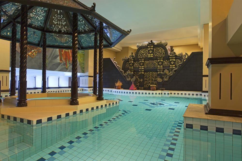 Mustika Yogyakarta Resort And Spa Maguwo Exterior photo