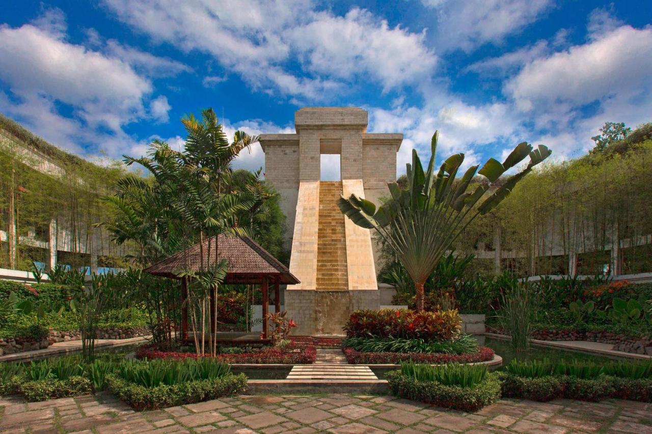 Mustika Yogyakarta Resort And Spa Maguwo Exterior photo