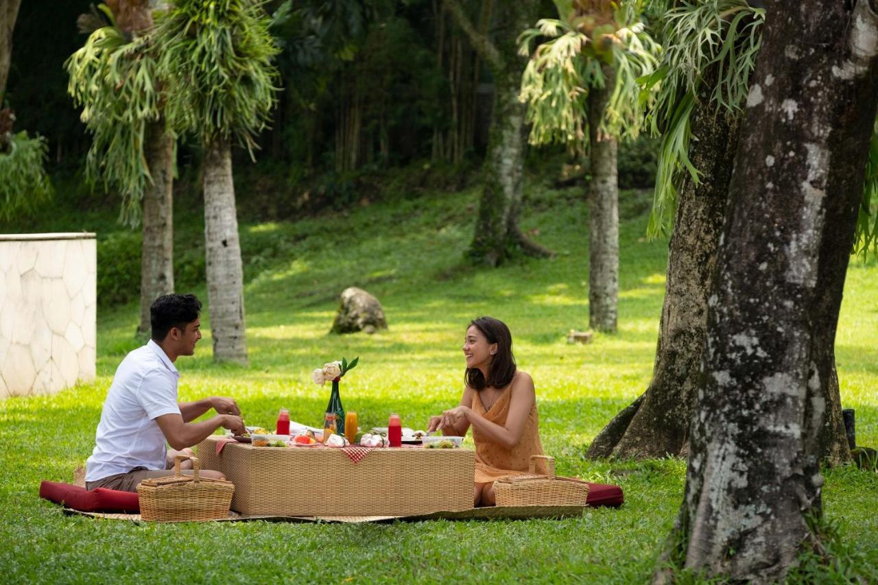 Mustika Yogyakarta Resort And Spa Maguwo Exterior photo