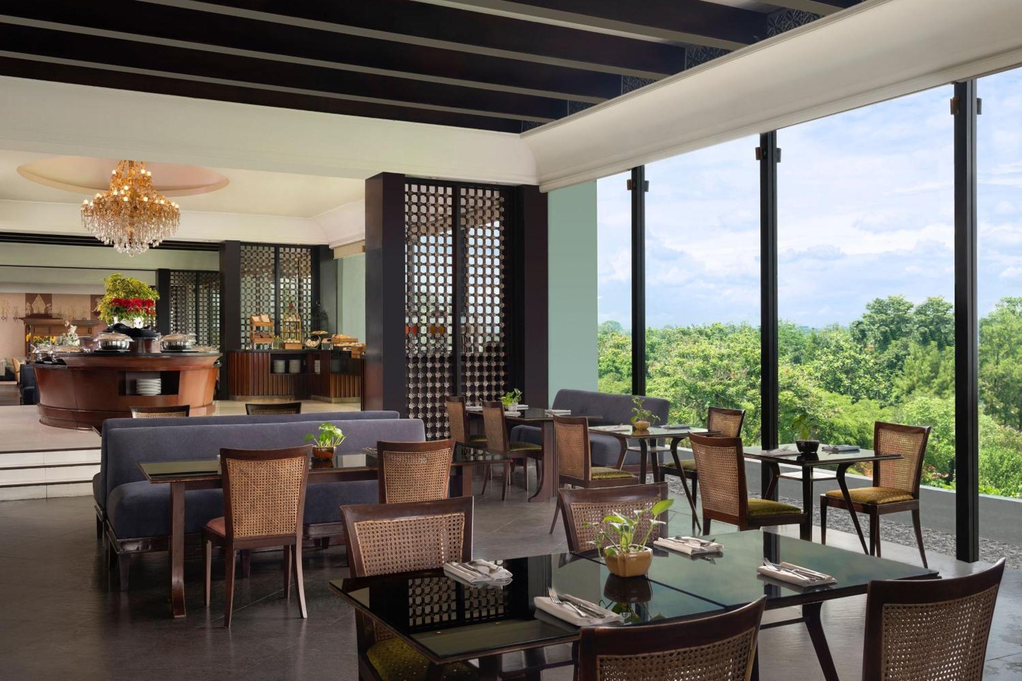 Mustika Yogyakarta Resort And Spa Maguwo Exterior photo