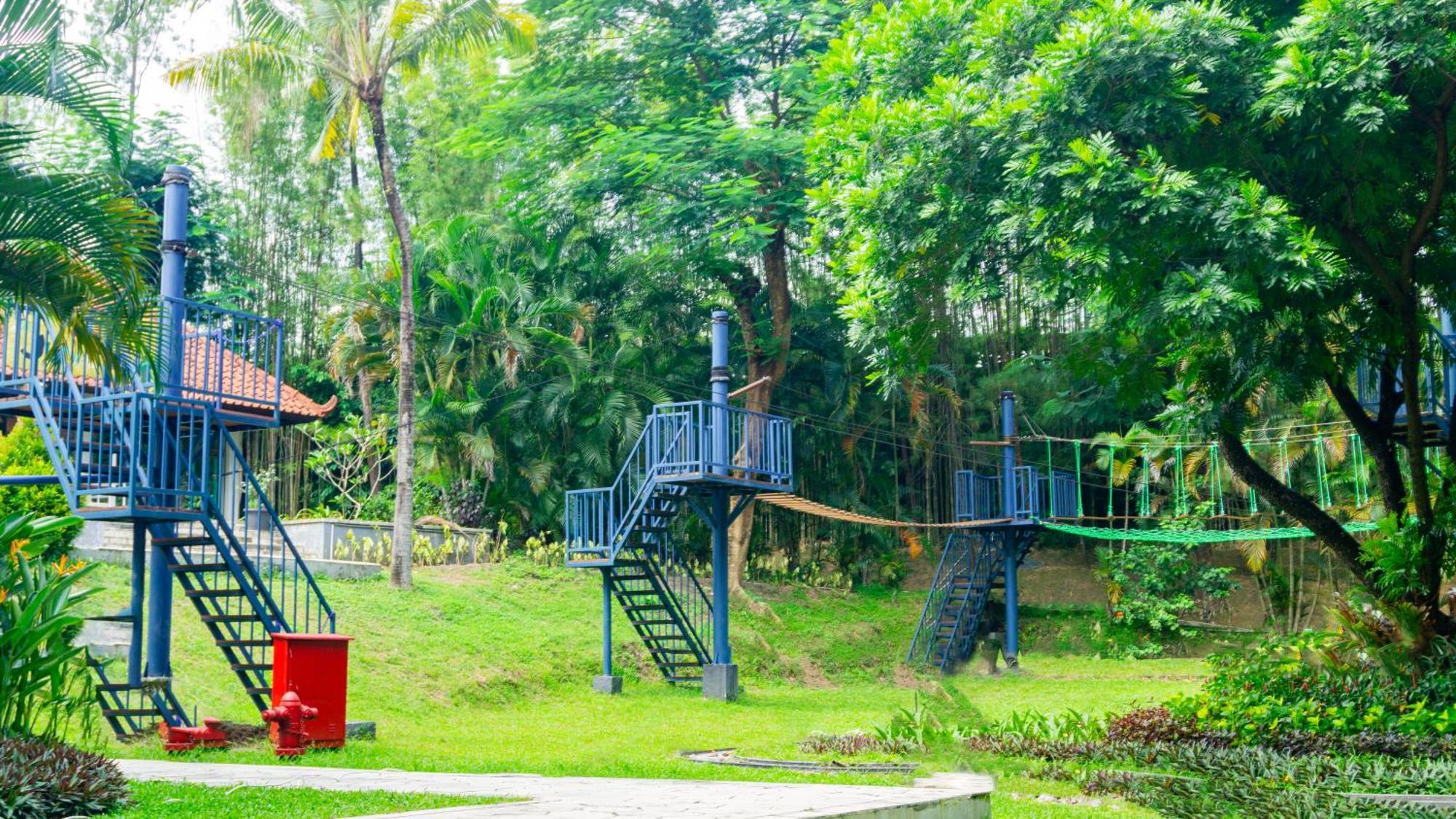 Mustika Yogyakarta Resort And Spa Maguwo Exterior photo